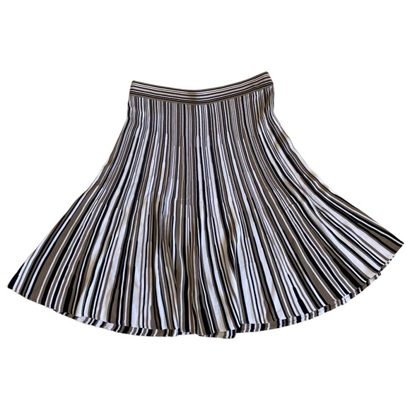 DIKTONS BARCELONA skater skirt pleats mini stripe white beige black knit size 6 - Picture 4 of 8